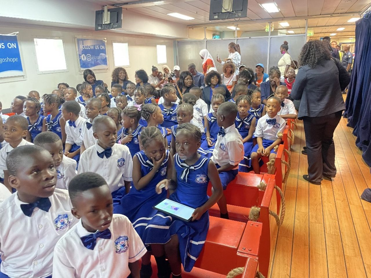 A trip to the Logos Ship